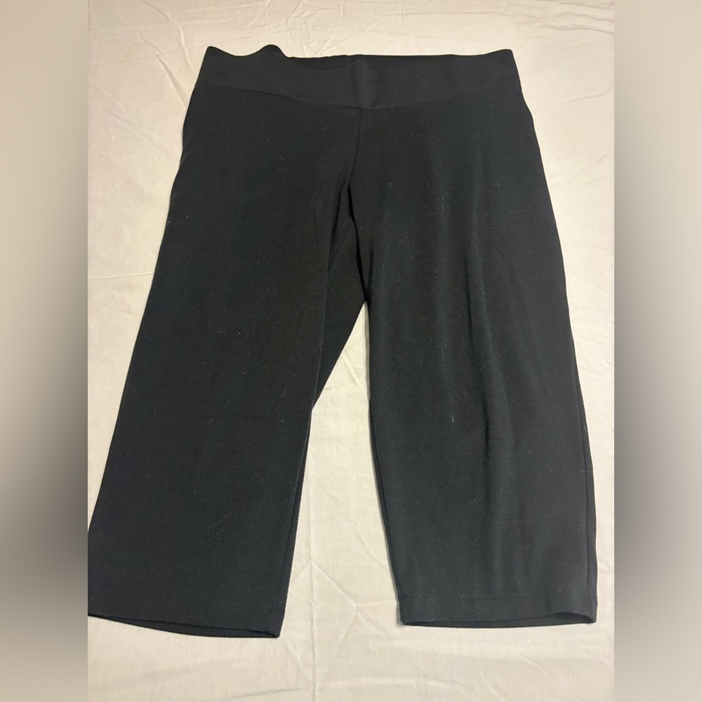 Liz Lange Maternity Black Maternity Capris size Large